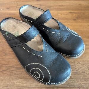 El Naturalista Black Leather Mules with Cream Stitching